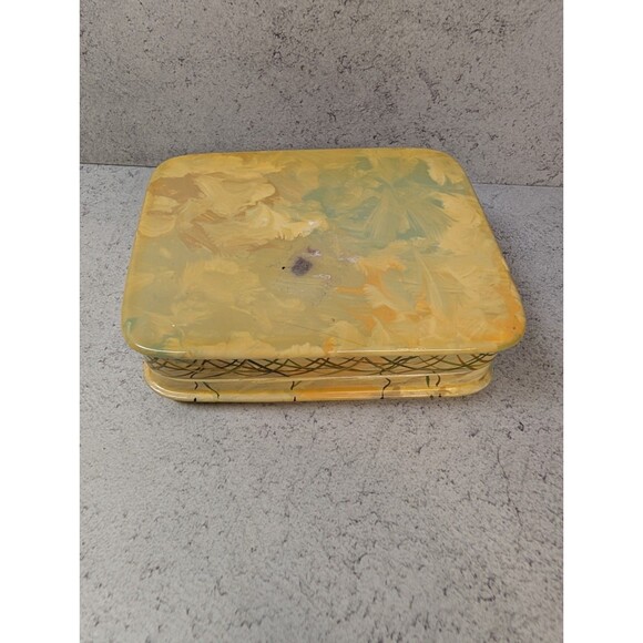 Vintage Hand-Painted Butterfly Trinket Box – Raised Relief Design – Yellow Flora - Picture 7 of 9
